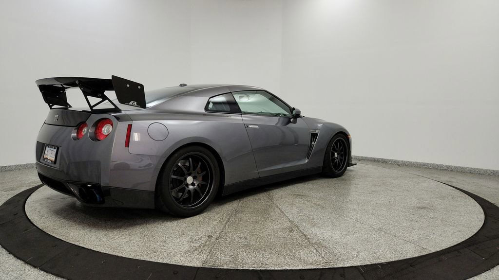 Used 2011 Nissan GT-R Premium AWD/4WD image 5