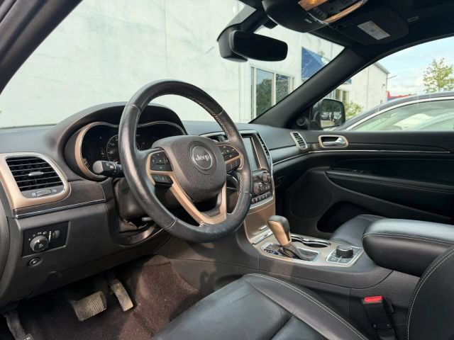Used 2017 Jeep Grand Cherokee Limited AWD/4WD image 10