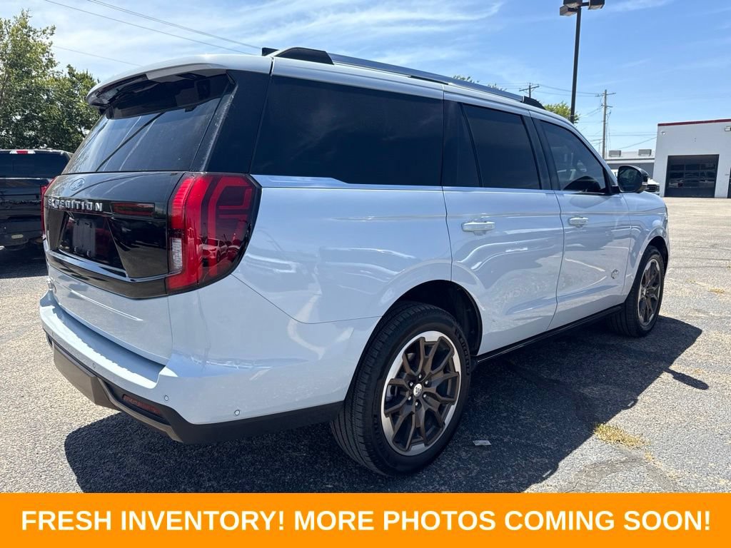 Used 2025 Ford Expedition King Ranch AWD/4WD image 2