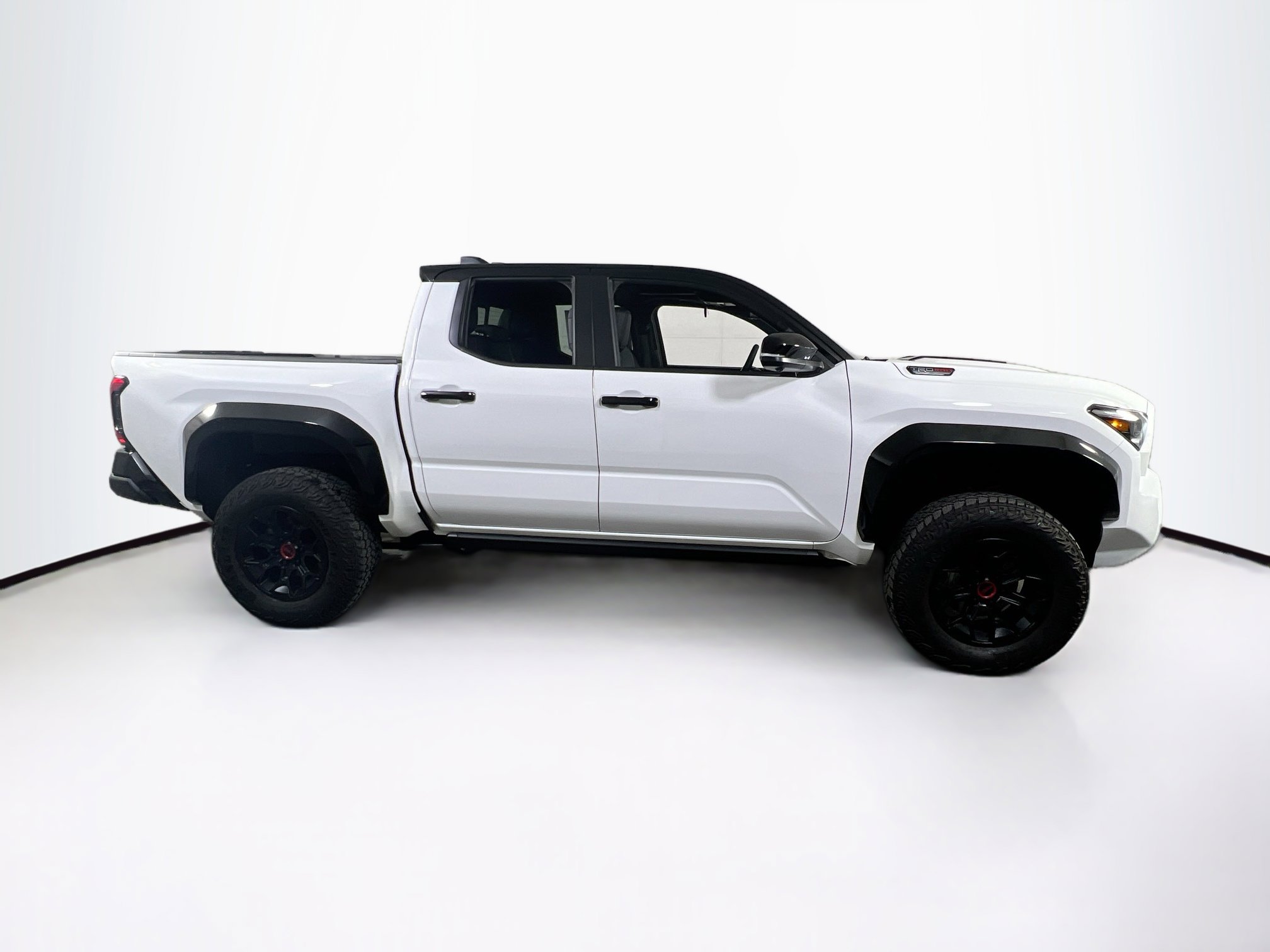 Used 2025 Toyota Tacoma TRD Pro w/ Tow Tech Package AWD/4WD image 4