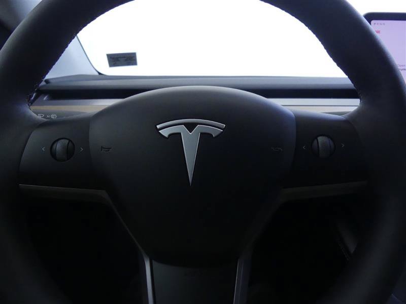 Used 2024 Tesla Model Y Long Range AWD/4WD image 17
