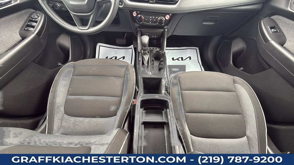 Used 2025 Chevrolet TrailBlazer LT AWD/4WD image 39