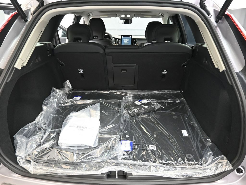 New 2026 Volvo XC60 B5 Plus w/ Protection Package Premier image 17