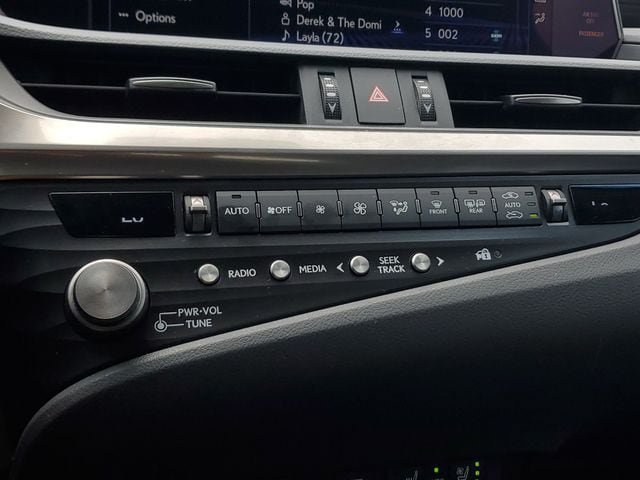 Used 2021 Lexus ES 300h Ultra Luxury w/ Accessory Package FWD image 28