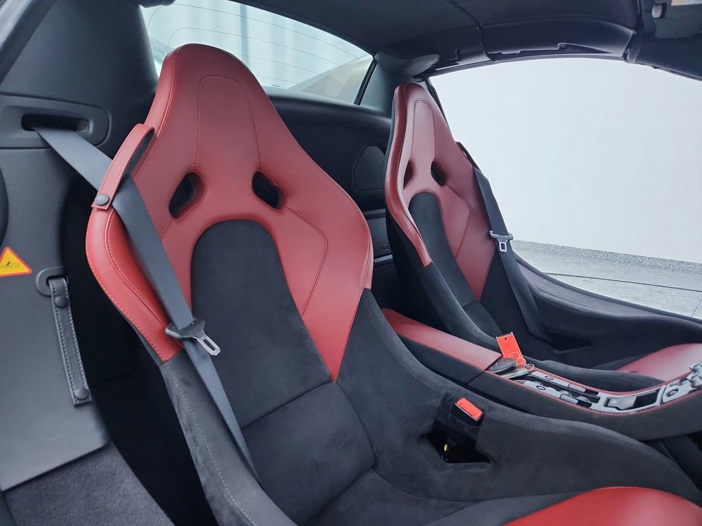 Used 2015 McLaren 650S Spider image 29