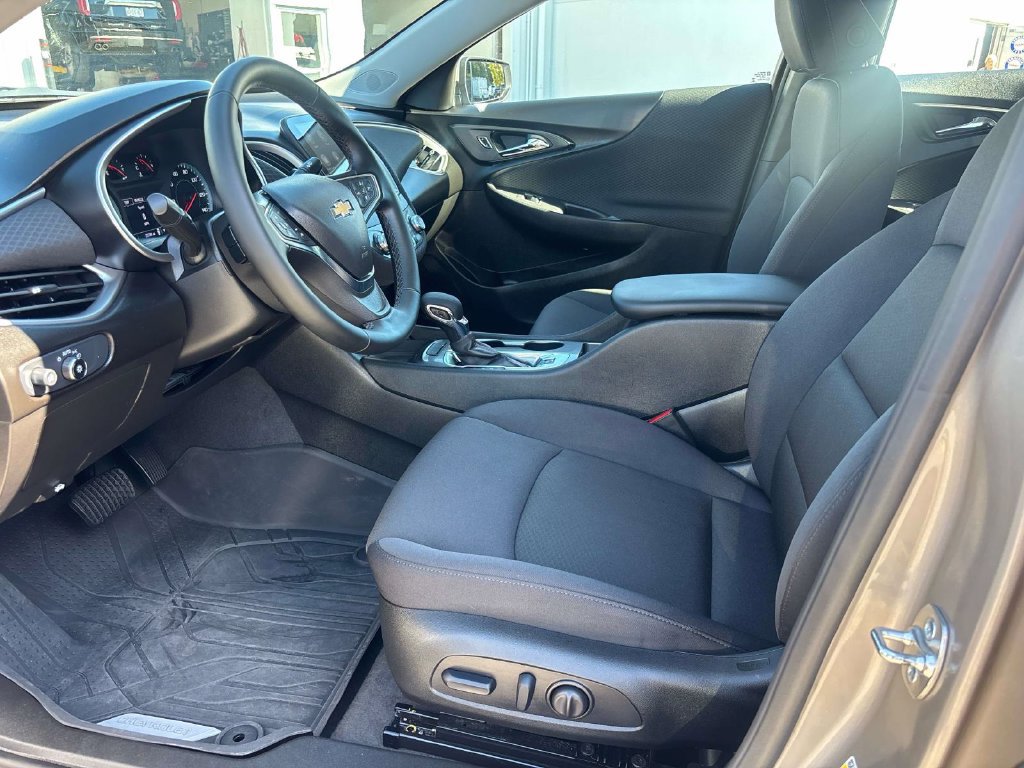 Used 2024 Chevrolet Malibu RS w/ LPO, Floor Liner Package FWD image 12