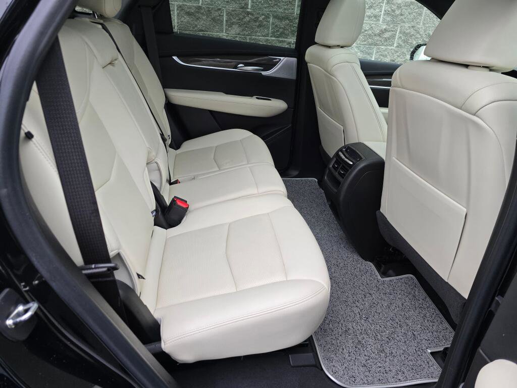Used 2021 Cadillac XT5 Sportv w/ LPO, Floor Liner Package image 19