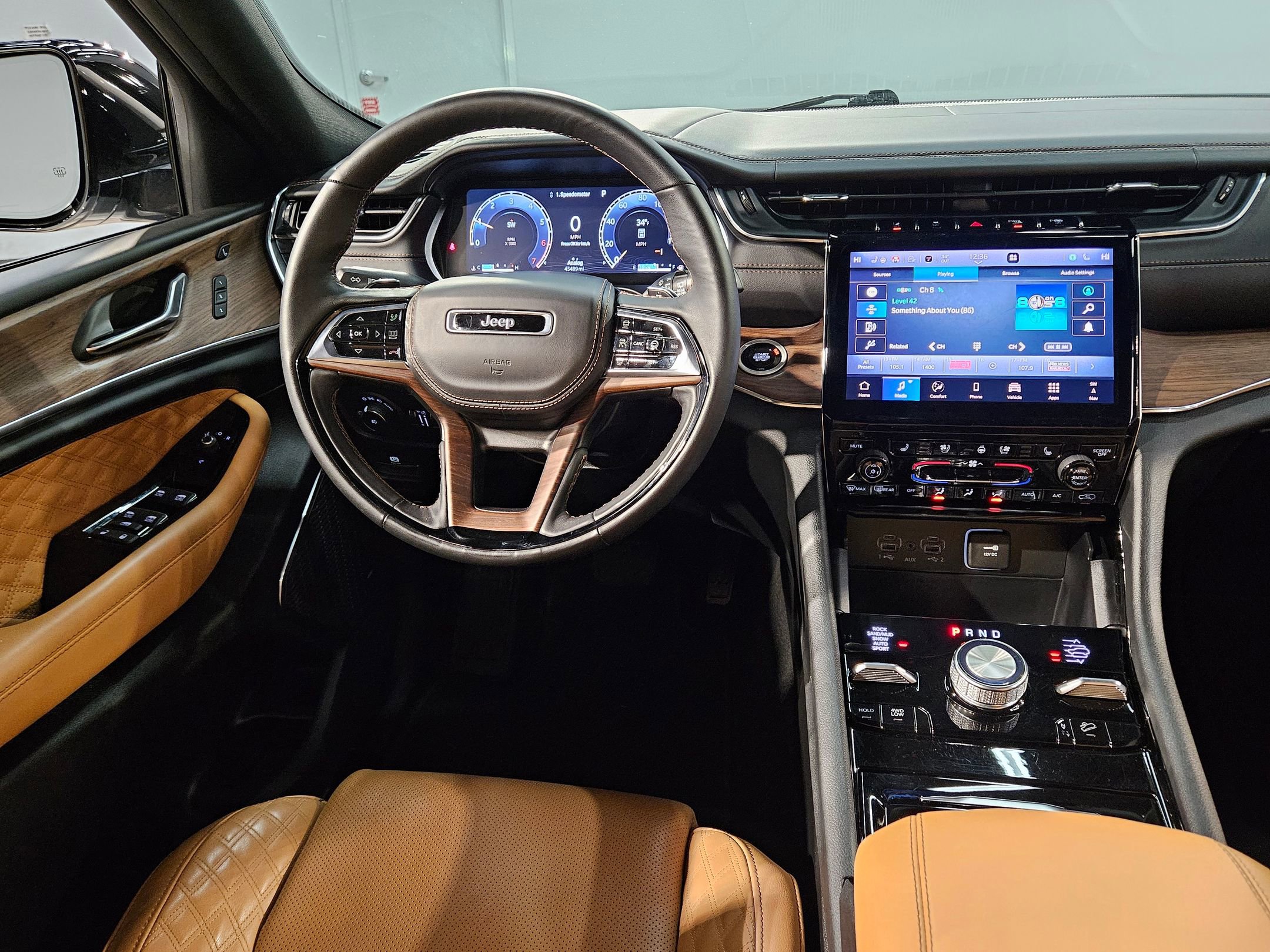 Used 2024 Jeep Grand Cherokee L Summit image 9