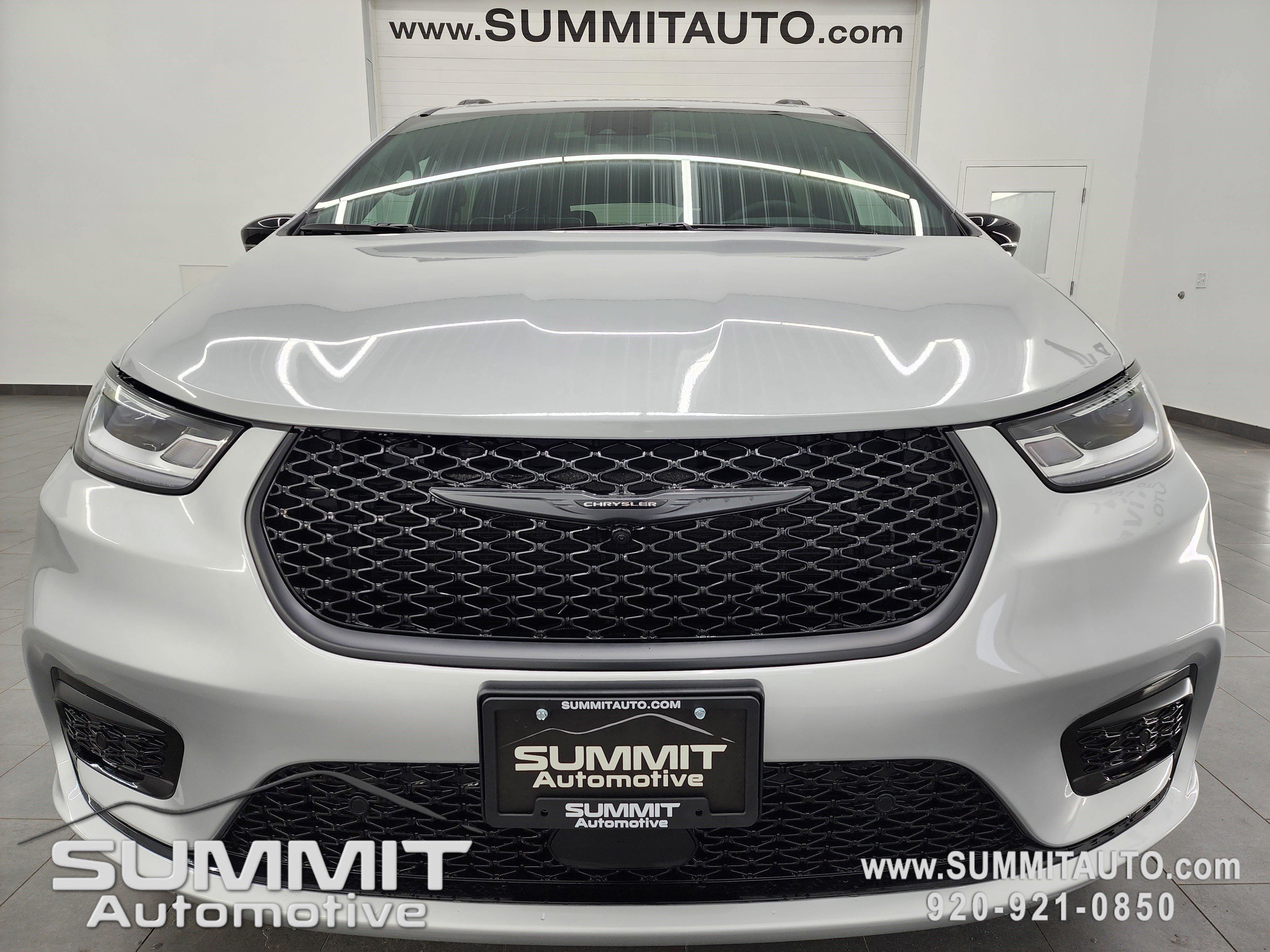 New 2026 Chrysler Pacifica Limited w/ S Appearance Package image 24