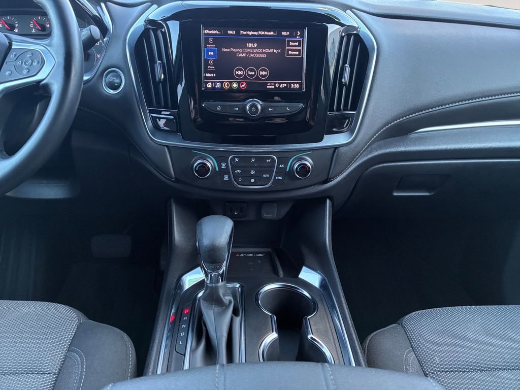 Used 2023 Chevrolet Traverse LT image 11