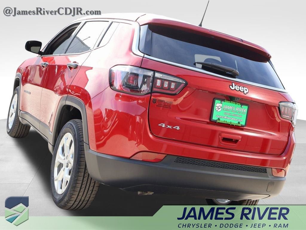 Used 2024 Jeep Compass Sport image 3