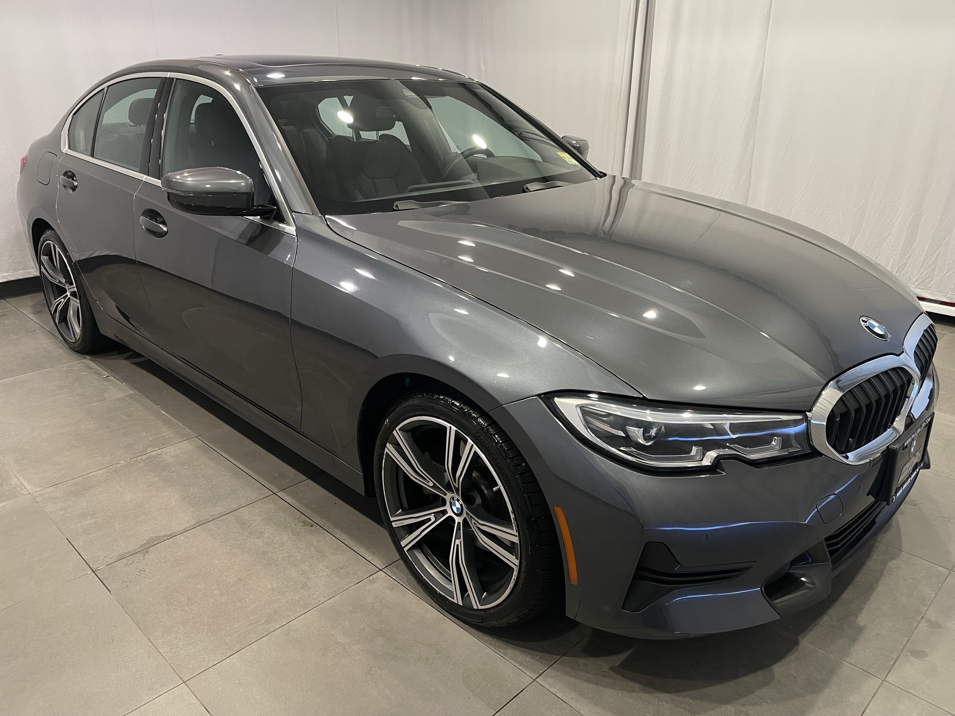 Used 2021 BMW 330i xDrive Sedan w/ Convenience Package AWD/4WD image 3