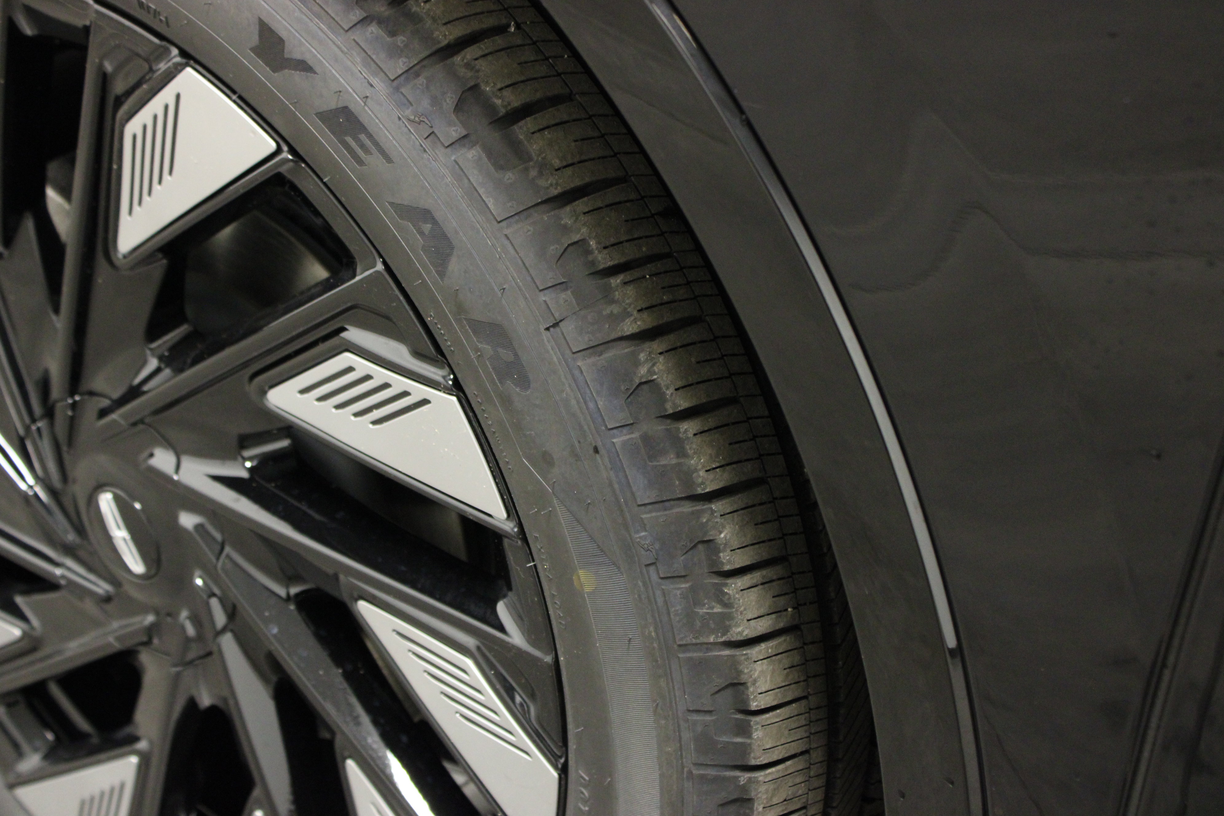 New 2026 Lincoln Nautilus Reserve w/ Jet Appearance Package image 11