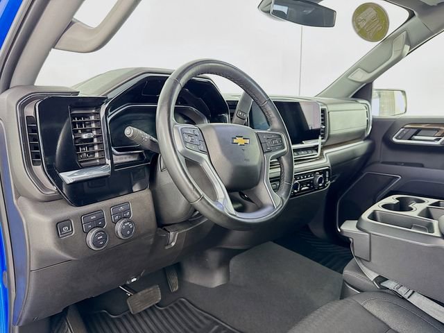Used 2025 Chevrolet Silverado 1500 LT AWD/4WD image 9