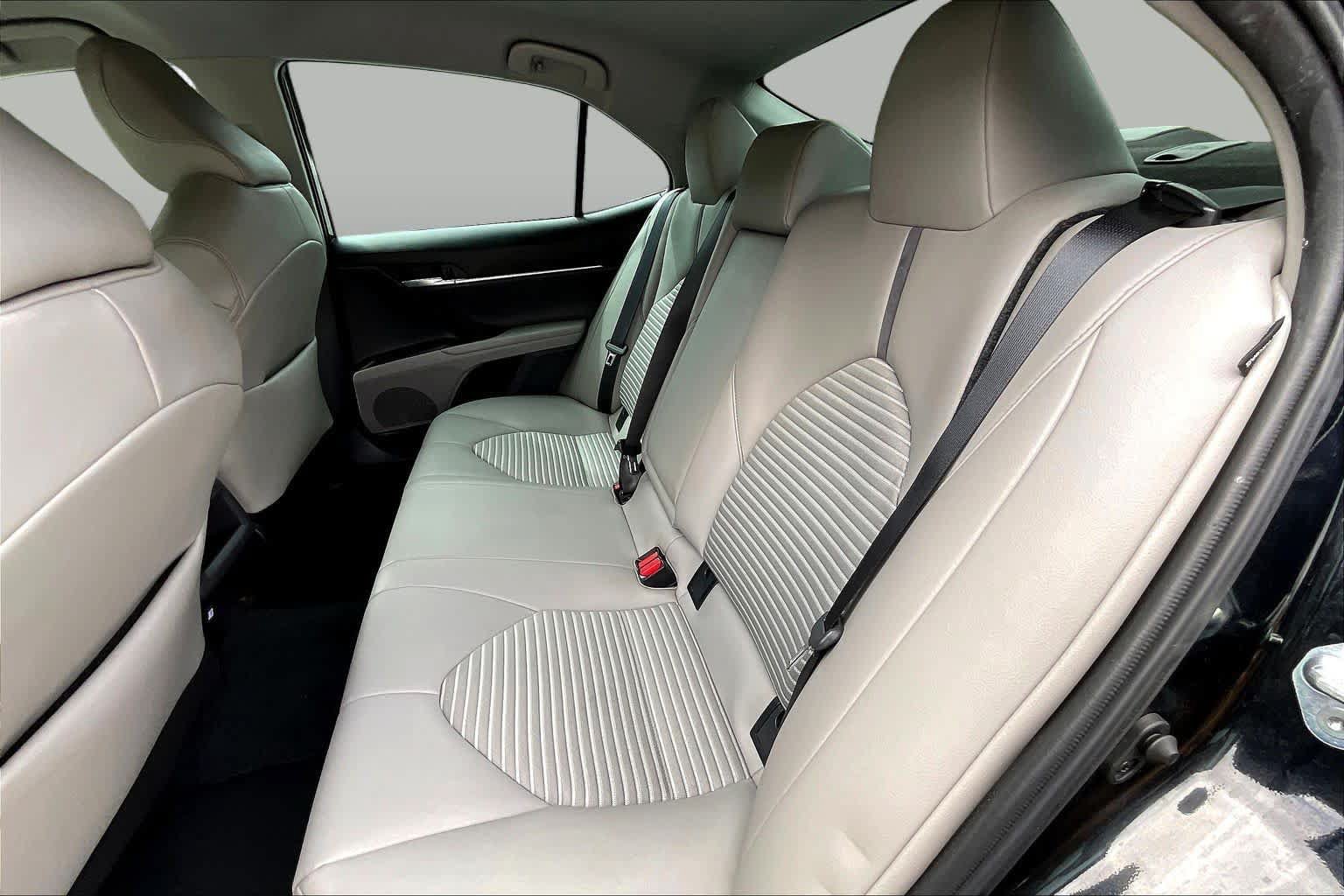 Used 2023 Toyota Camry SE FWD image 19