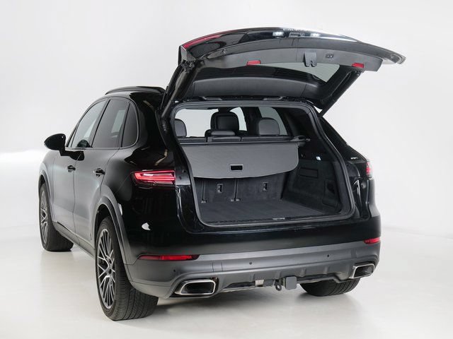Certified 2023 Porsche Cayenne AWD/4WD image 32