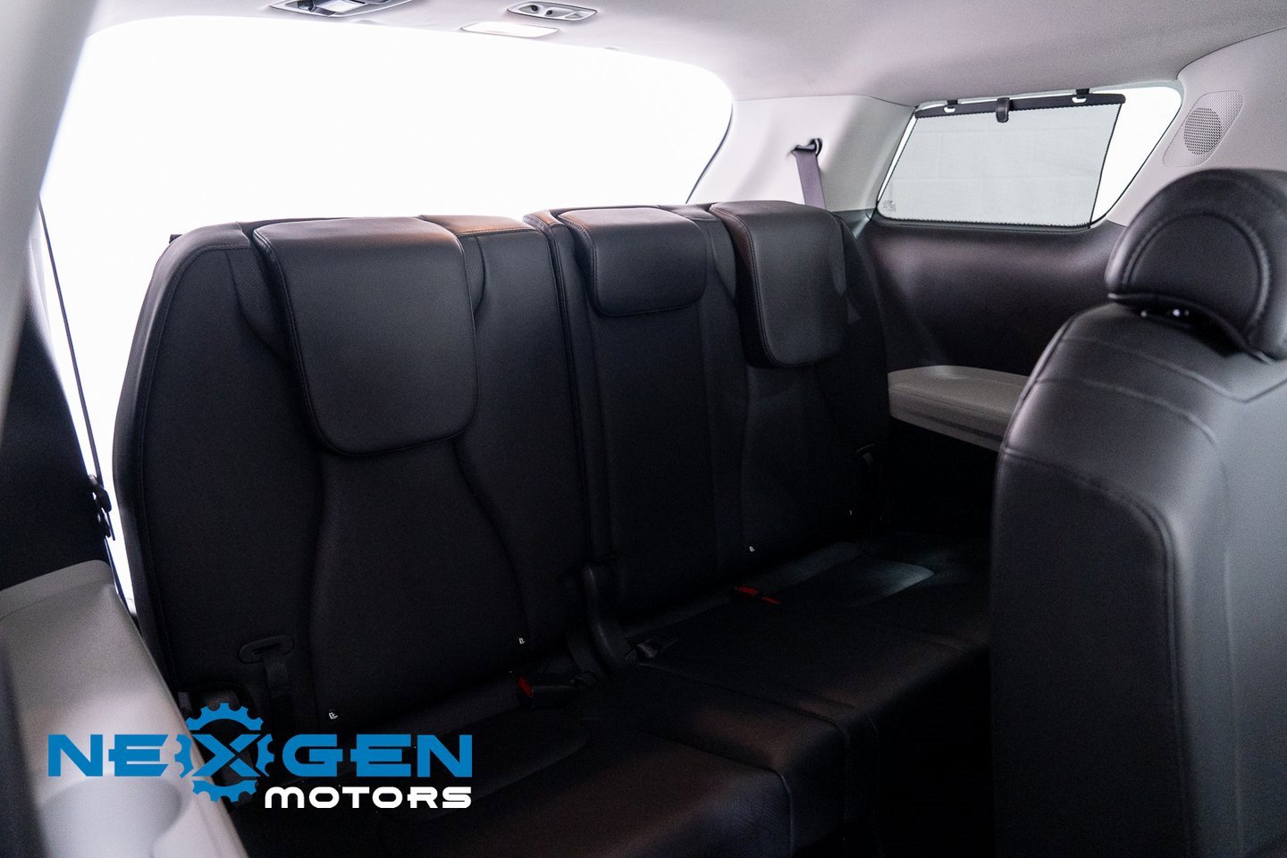 Used 2024 Kia Carnival EX image 43