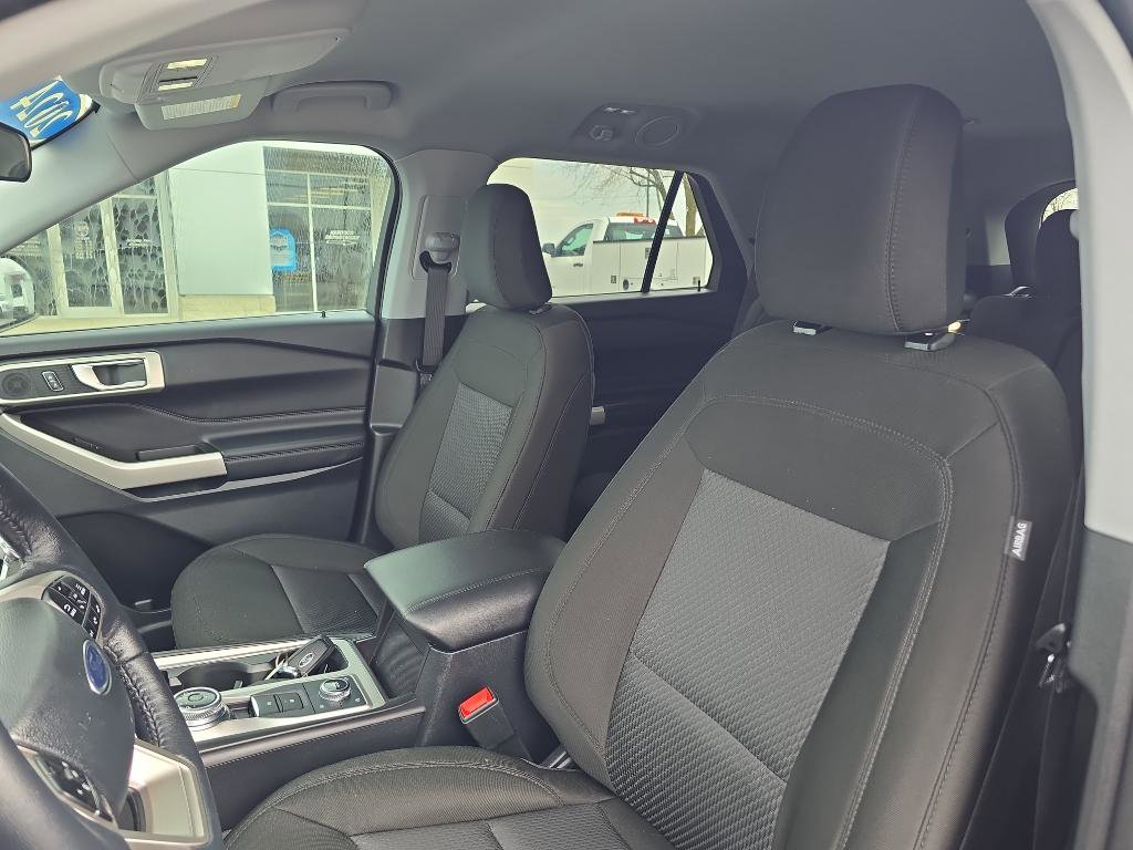 Used 2024 Ford Explorer XLT image 13