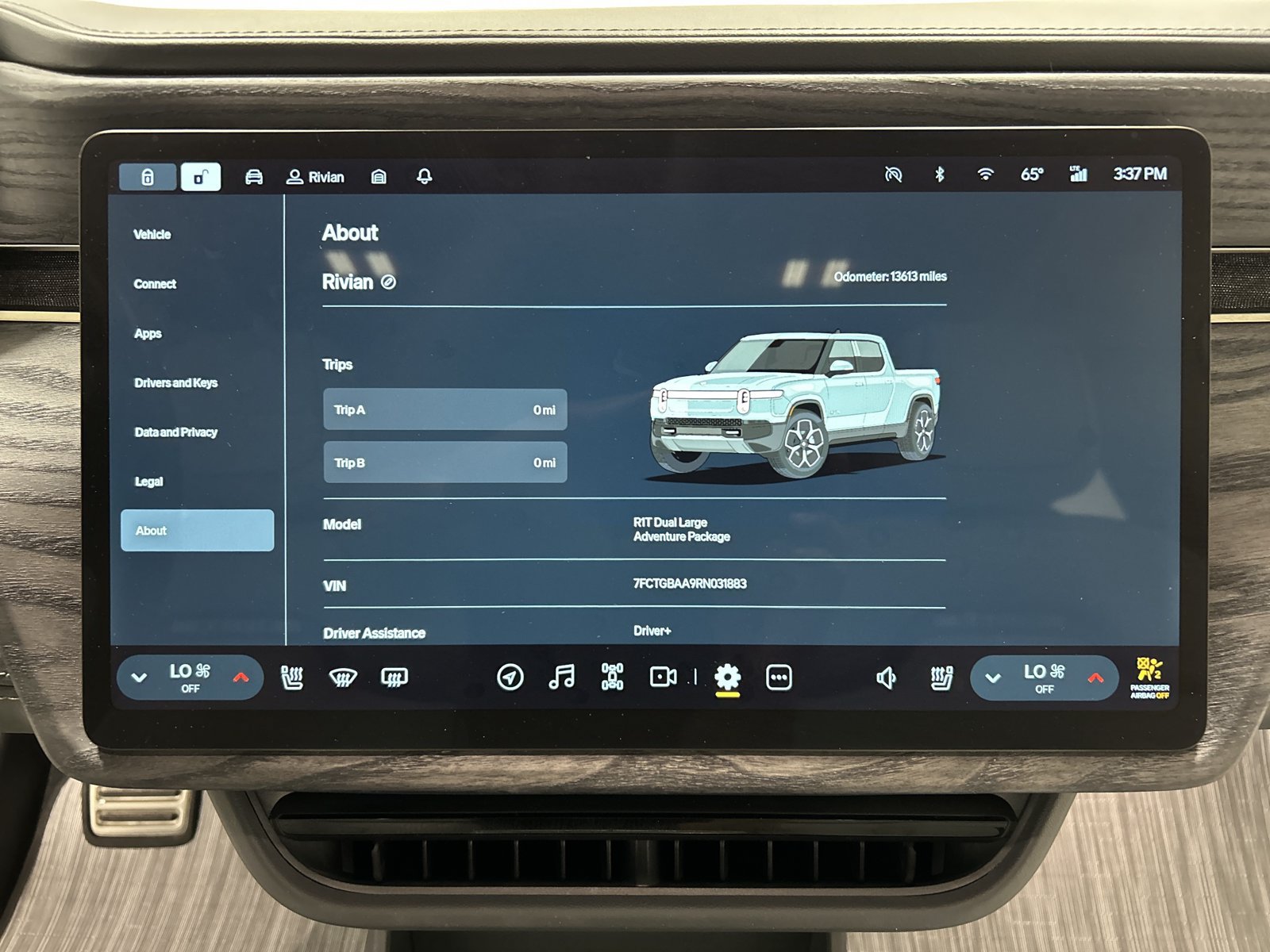Used 2024 Rivian R1T Adventure Dual AWD/4WD image 27