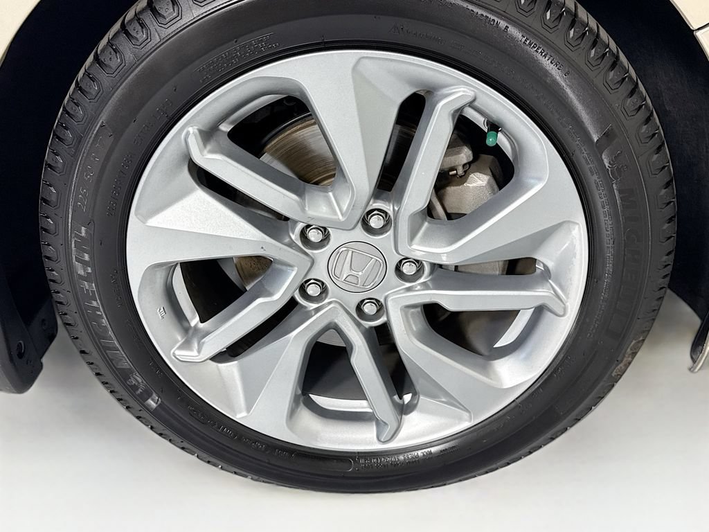 Certified 2019 Honda Accord LX image 32