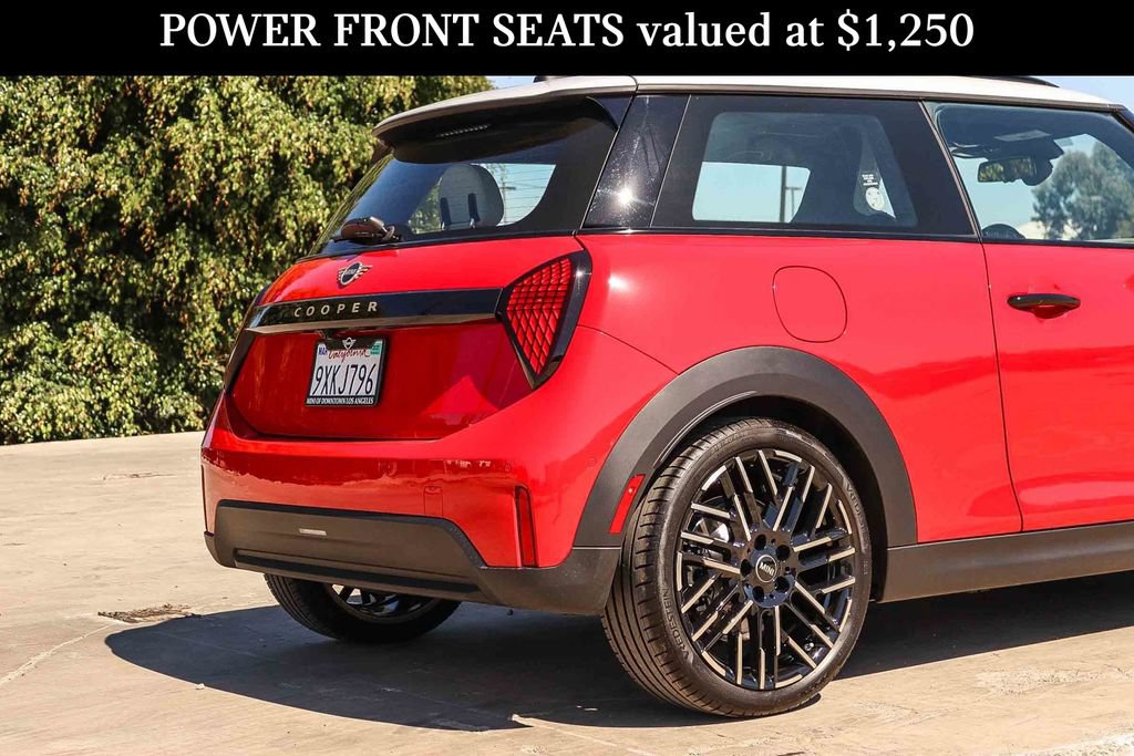 Used 2026 MINI Cooper 2-Door Hardtop FWD image 16