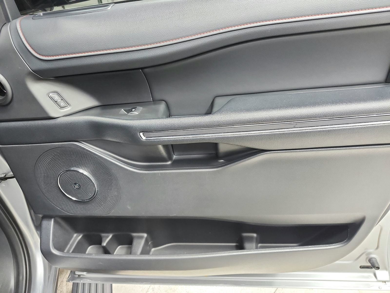 Used 2024 Ford Expedition Limited RWD image 49