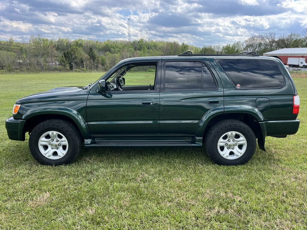 Used 2001 Toyota 4Runner SR5 AWD/4WD image 7