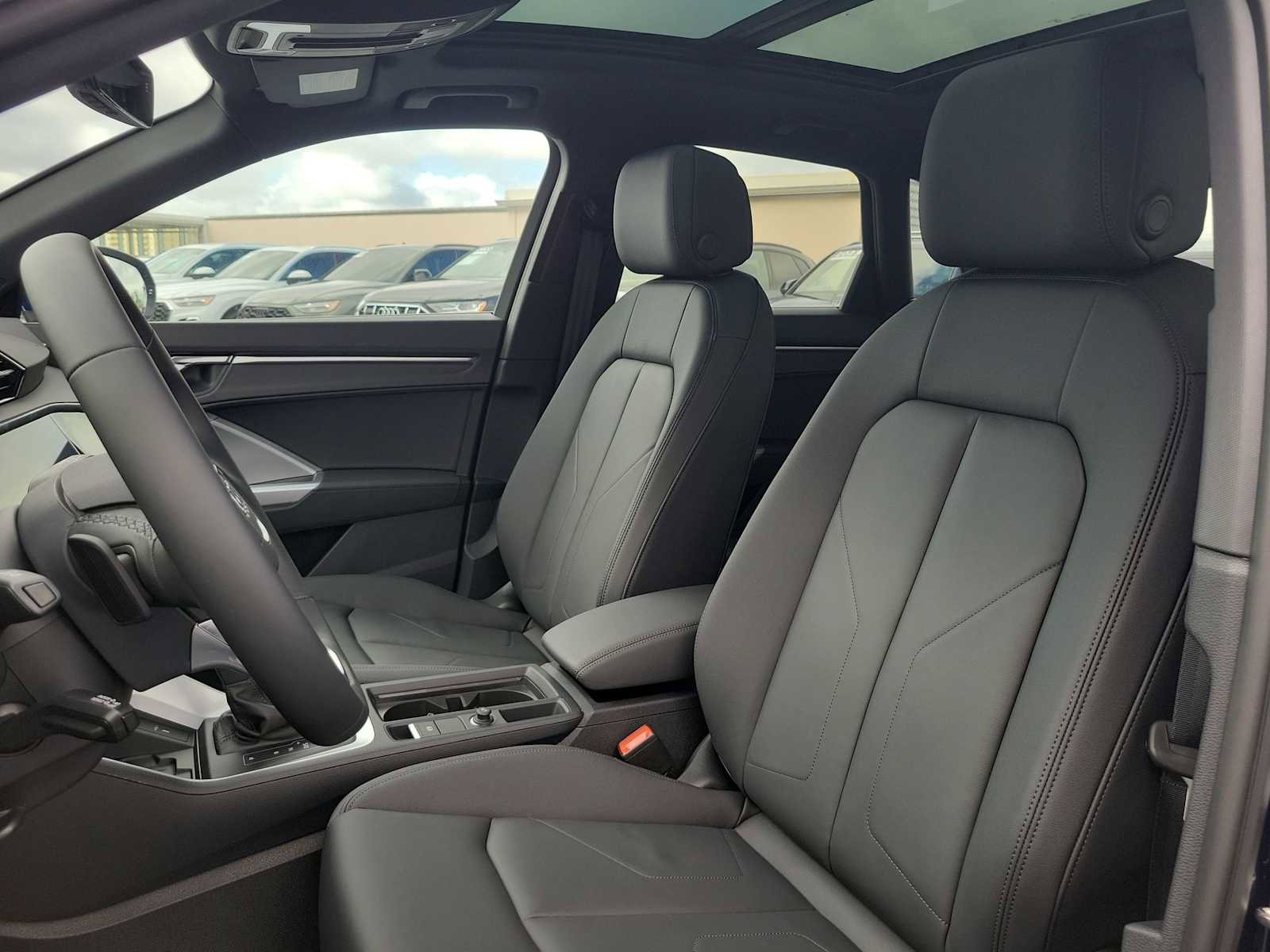 New 2025 Audi Q3 2.0T Premium image 15