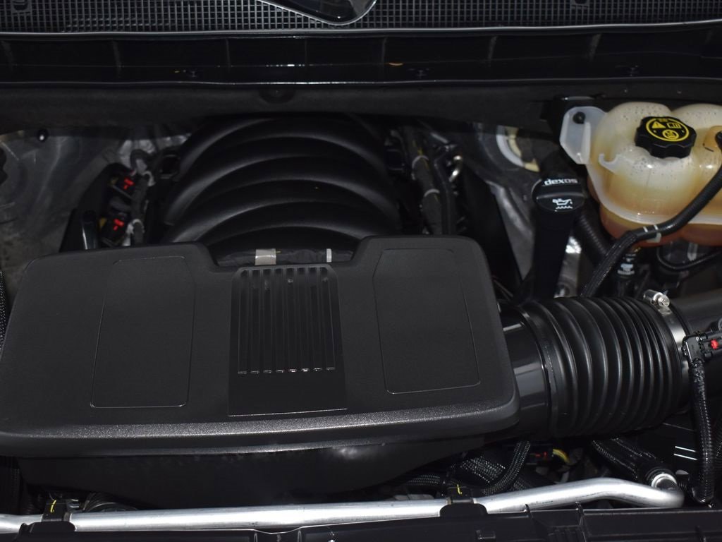 Used 2022 Chevrolet Suburban Z71 w/ Luxury Package image 19