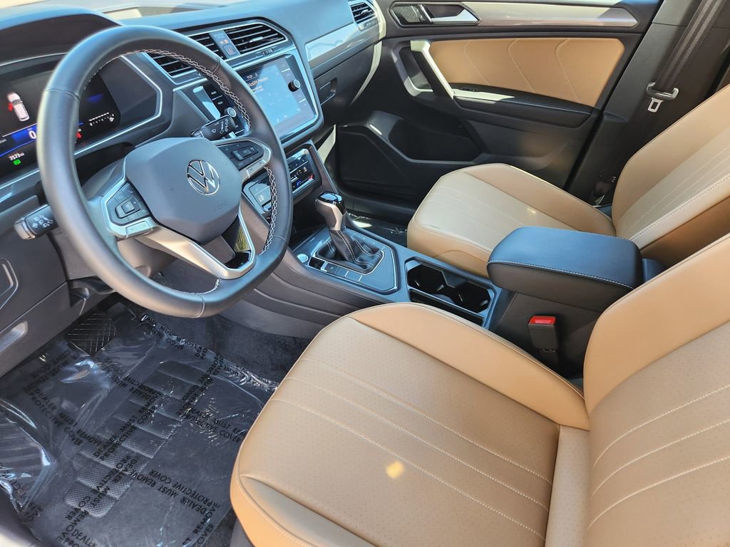 Used 2024 Volkswagen Tiguan SE image 6