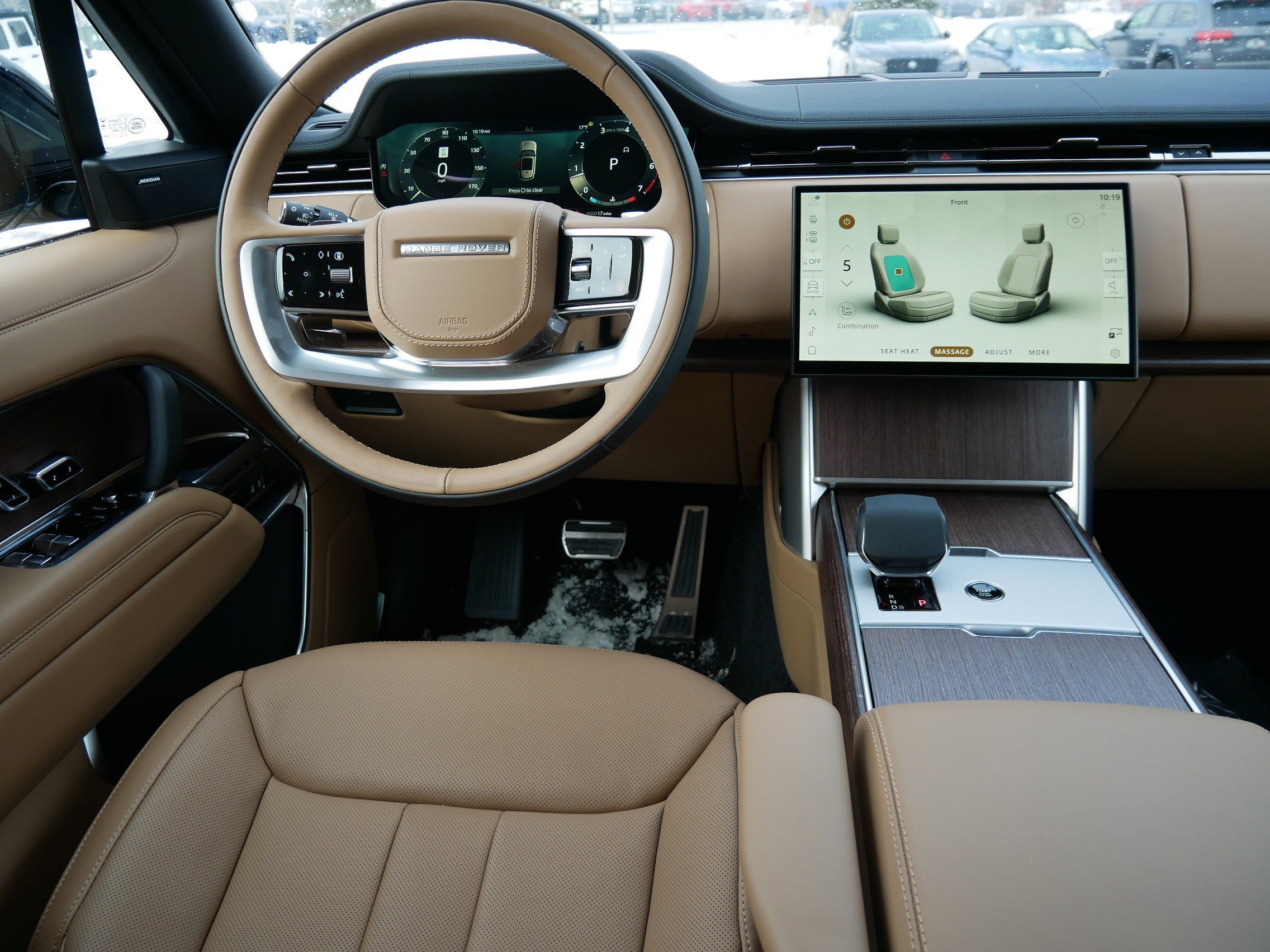 New 2025 Land Rover Range Rover Long Wheelbase SE image 7