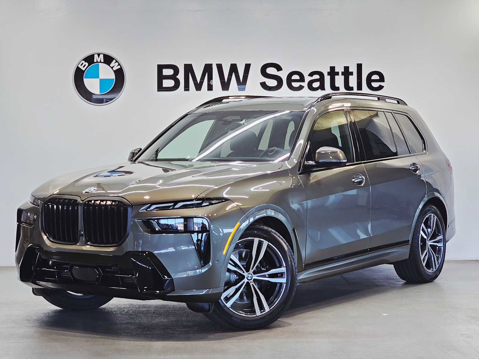 New 2026 BMW X7 xDrive40i w/ M Sport Package