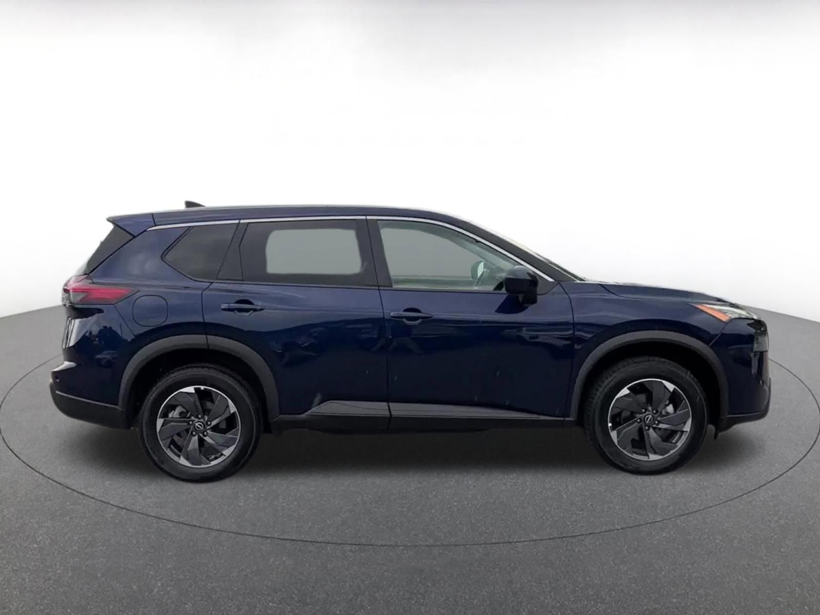 Used 2025 Nissan Rogue SV FWD image 16
