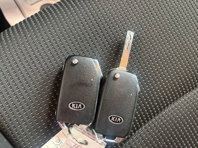Used 2020 Kia Forte LXS FWD image 18