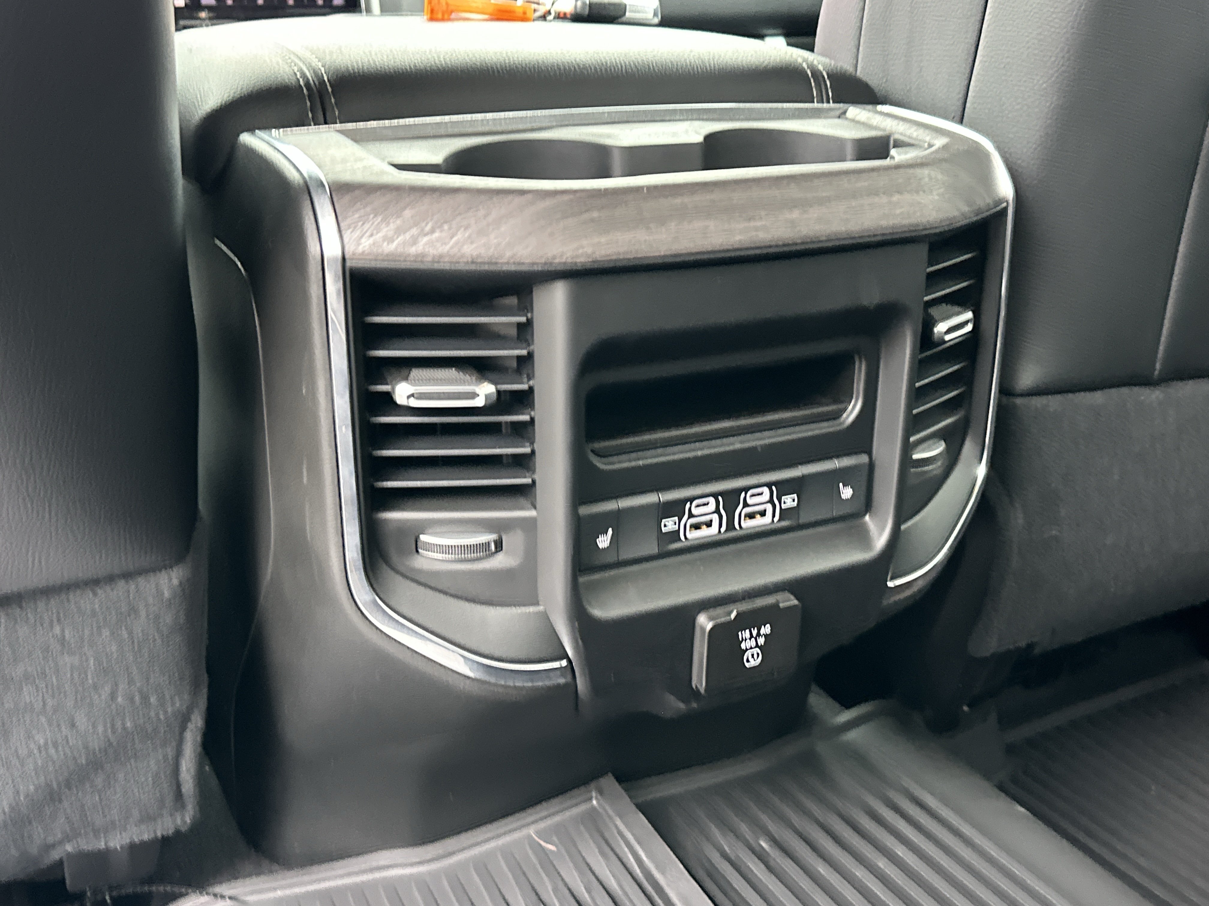 New 2026 RAM 2500 Laramie AWD/4WD image 33