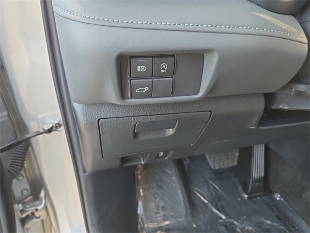 Used 2024 Toyota Highlander LE image 19