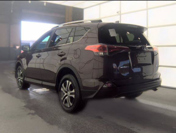 Used 2016 Toyota RAV4 LE AWD/4WD image 3
