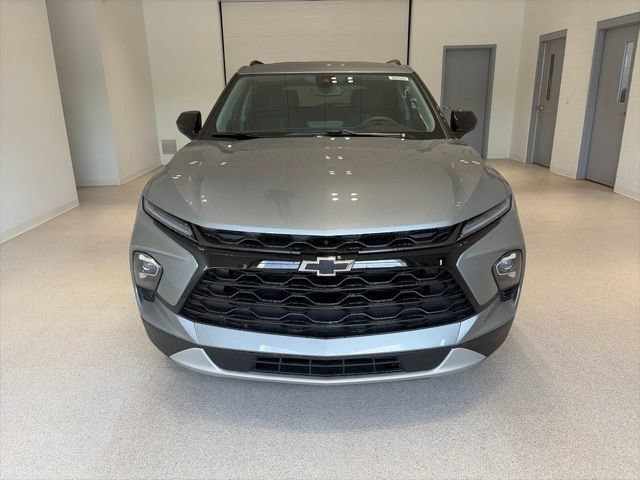 New 2026 Chevrolet Blazer LT w/ Convenience Package AWD/4WD image 2