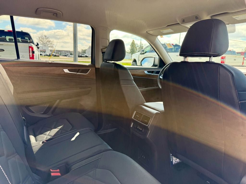 Used 2025 Volkswagen Atlas SE image 21