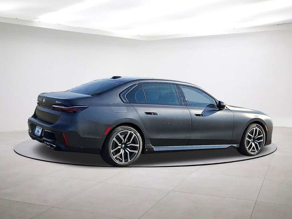 Used 2024 BMW 760i xDrive image 8