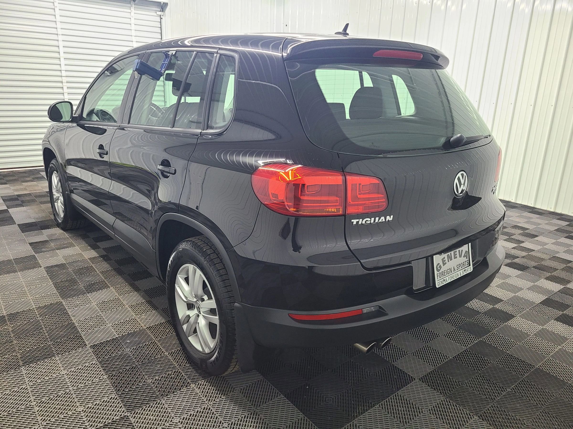 Used 2014 Volkswagen Tiguan S image 10