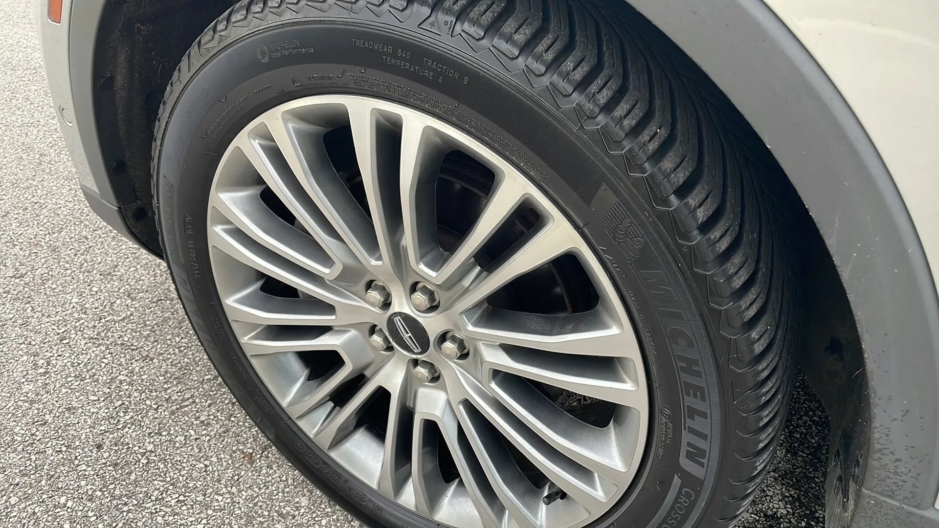 Used 2018 Lincoln MKX Reserve AWD/4WD image 40