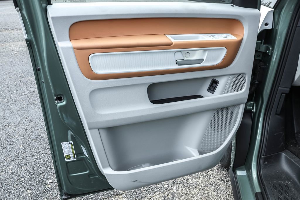 New 2025 Volkswagen ID. Buzz 1st Edition image 32