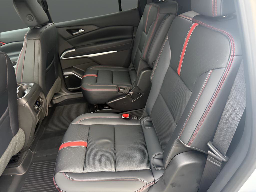 New 2026 Chevrolet Traverse RS image 13