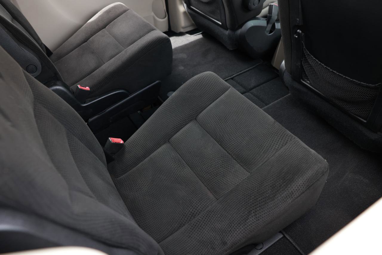 Used 2015 Dodge Grand Caravan SE FWD image 14