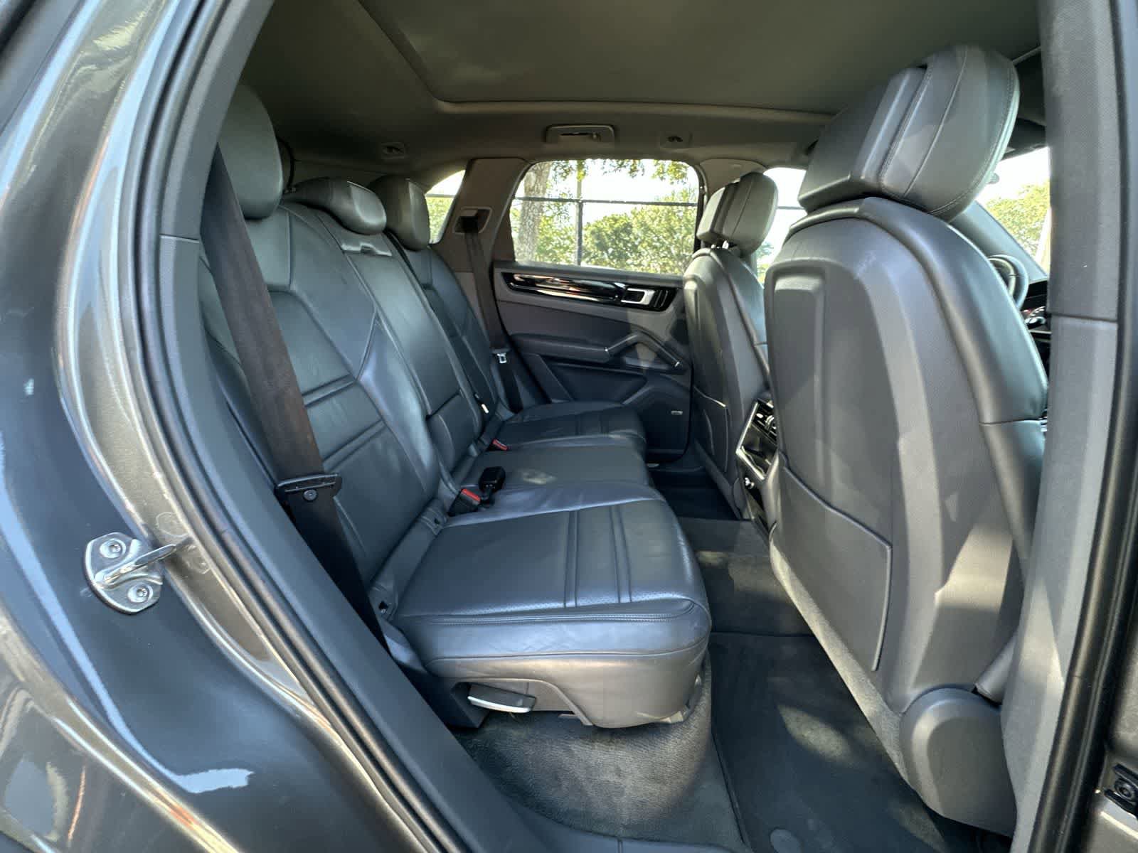 Used 2019 Porsche Cayenne E-Hybrid AWD/4WD image 17