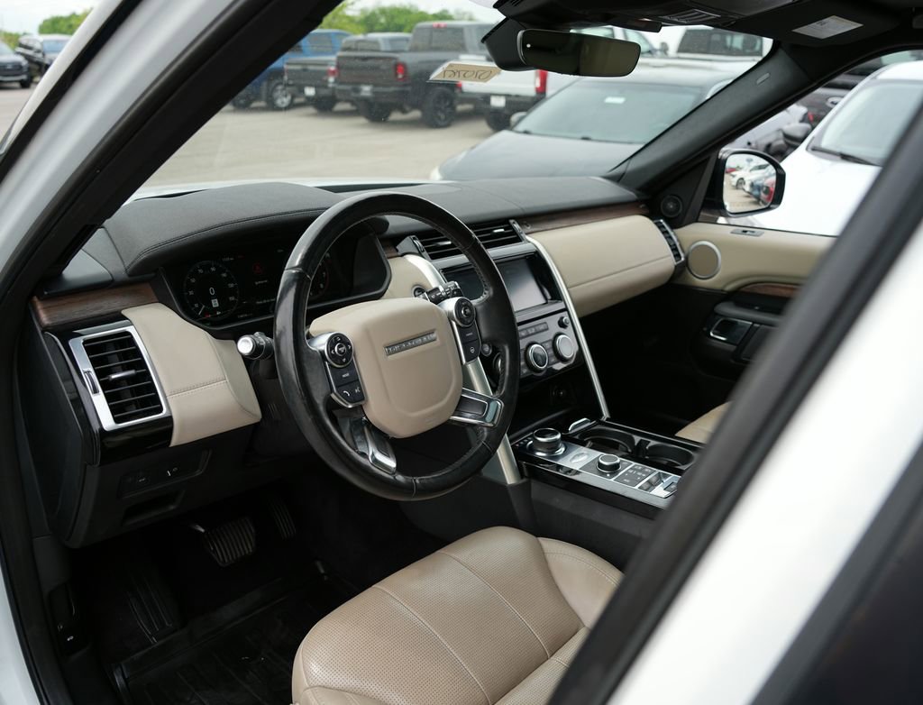 Used 2018 Land Rover Discovery HSE AWD/4WD image 20