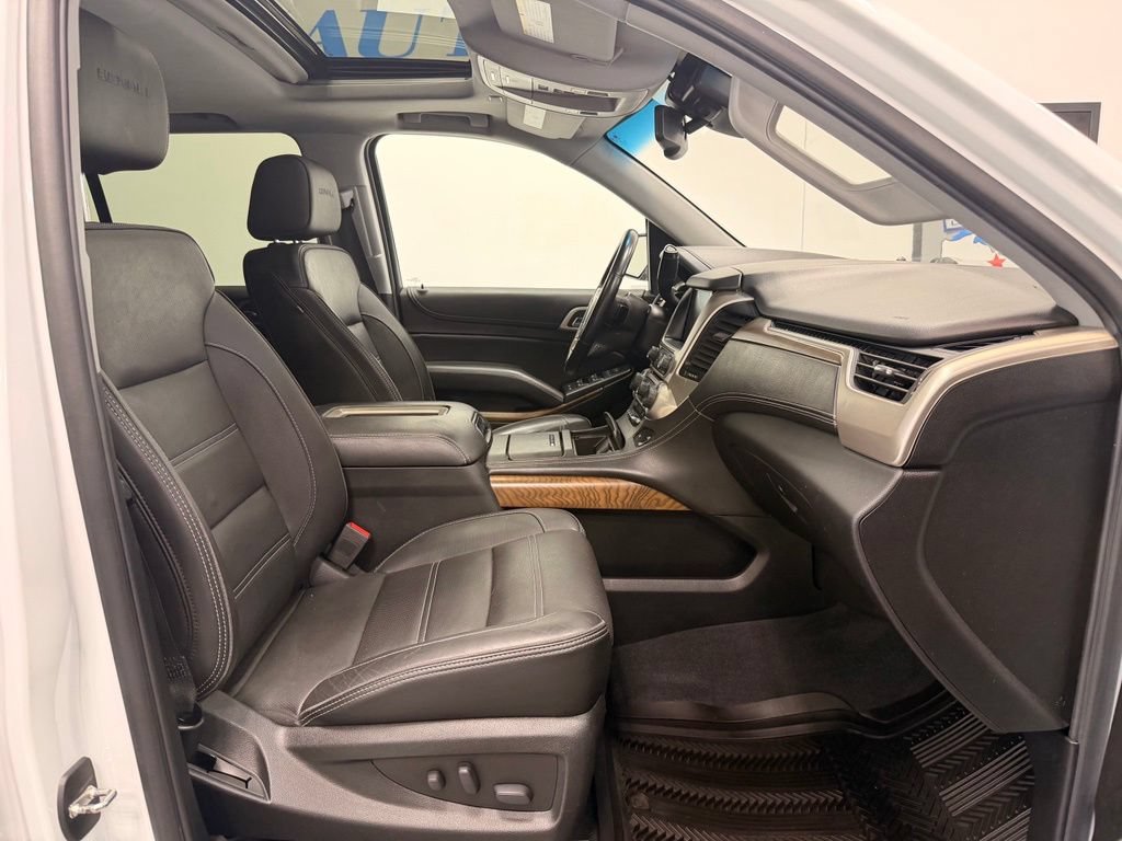 Used 2020 GMC Yukon Denali w/ Denali Premium Package AWD/4WD image 19