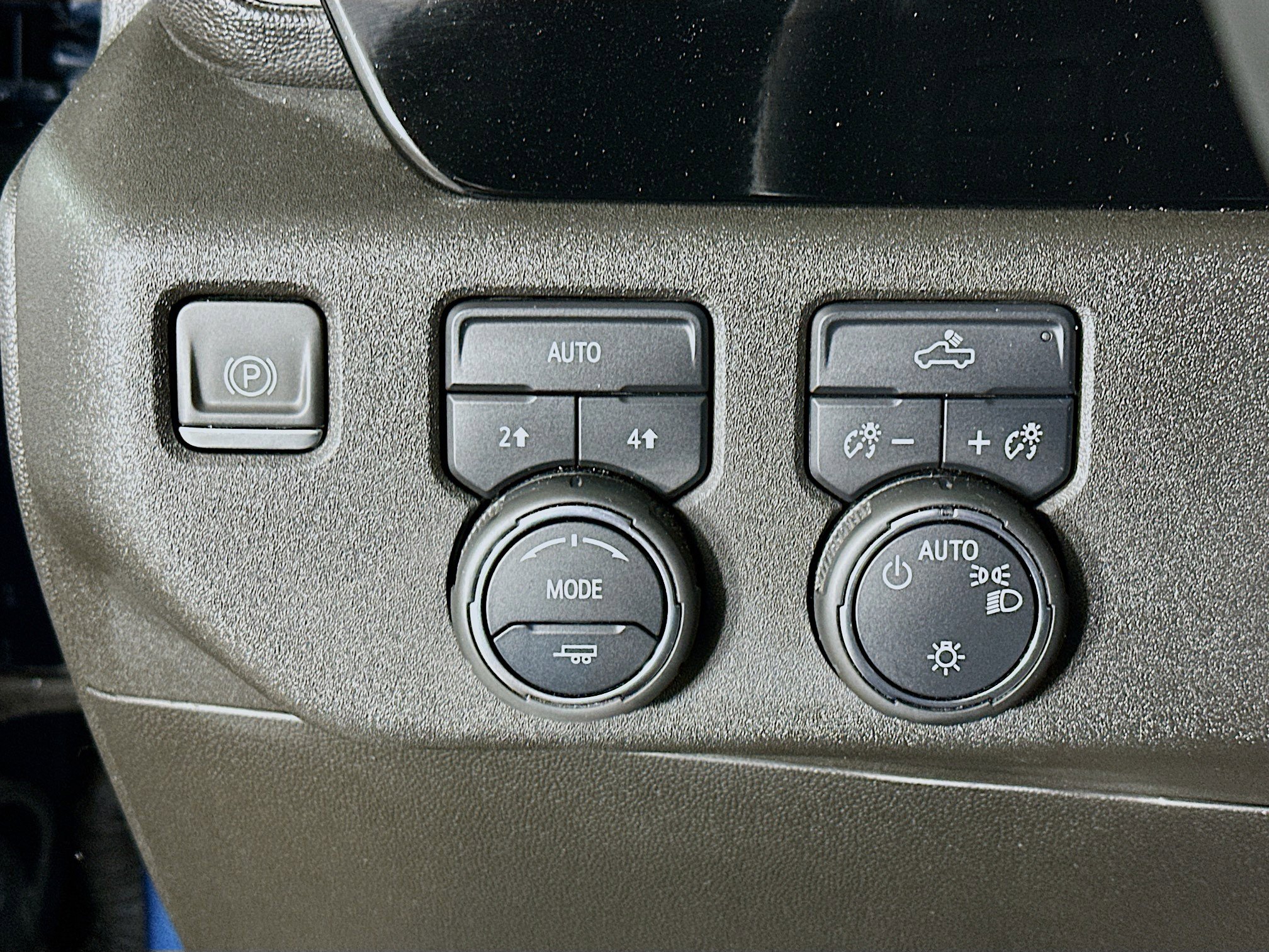 Used 2023 Chevrolet Silverado 1500 LT AWD/4WD image 17