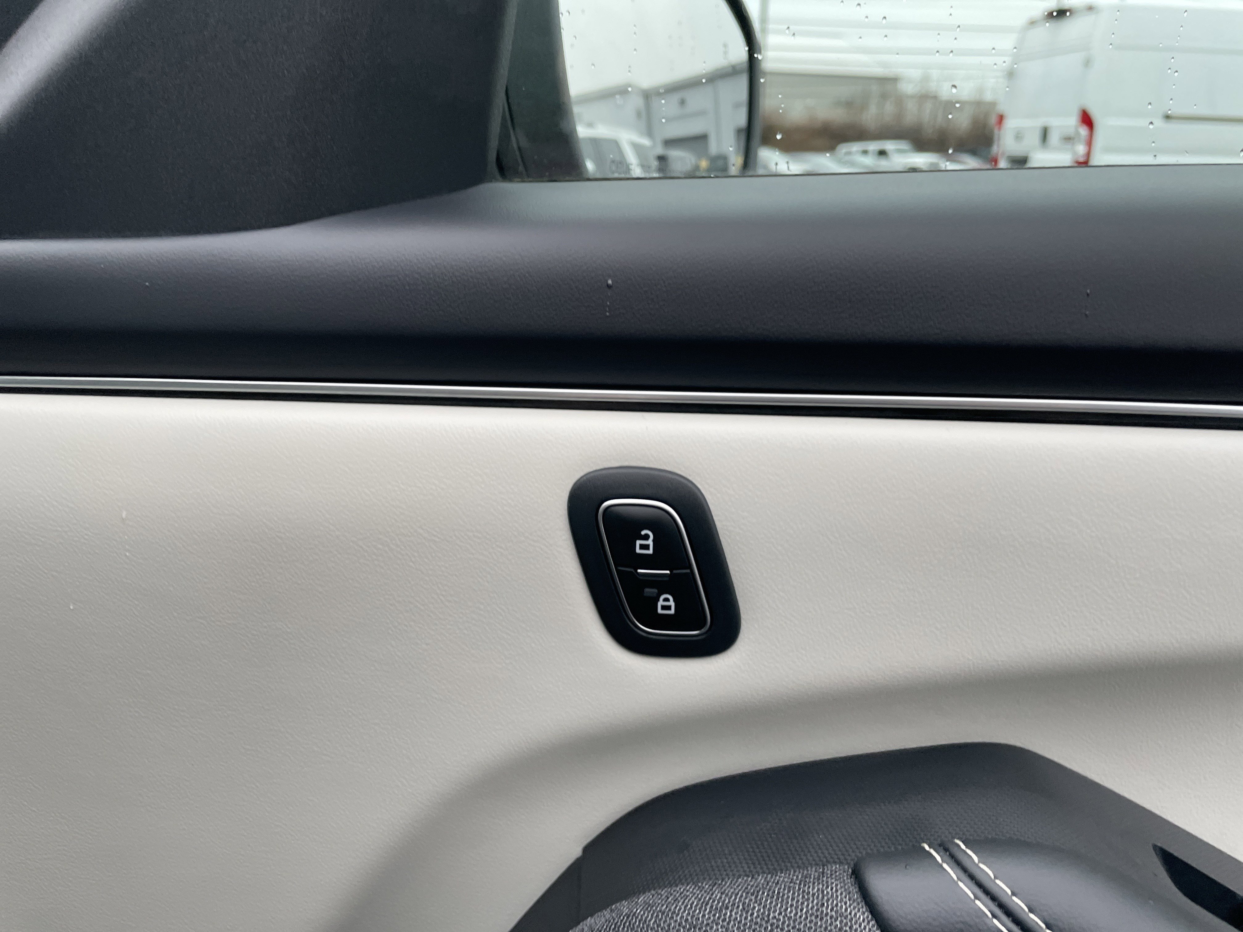 Used 2023 Ford Mustang Mach-E Premium image 13